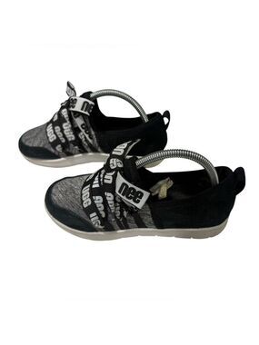 UGG Seaway Logo Trainer Slip On Tennis Shoe Kids Sz3